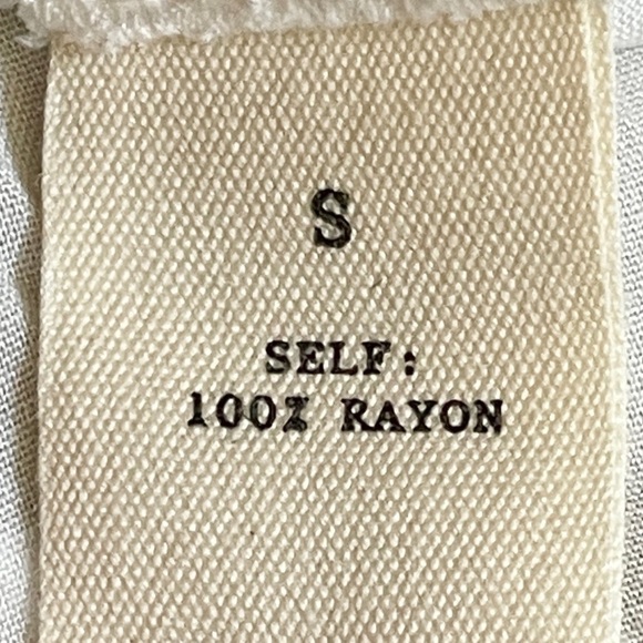 Gimmicks BKE Off Shoulder Floral Embroidered Button Front Blouse Size S - Picture 9 of 10